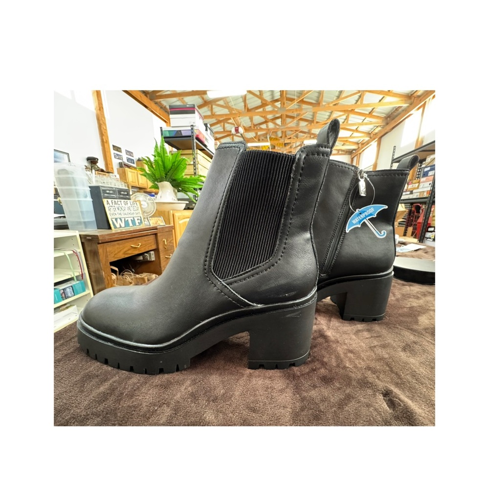 Aqua Collage waterproof Leather Rain Boots size 9M - Picture 6 of 8